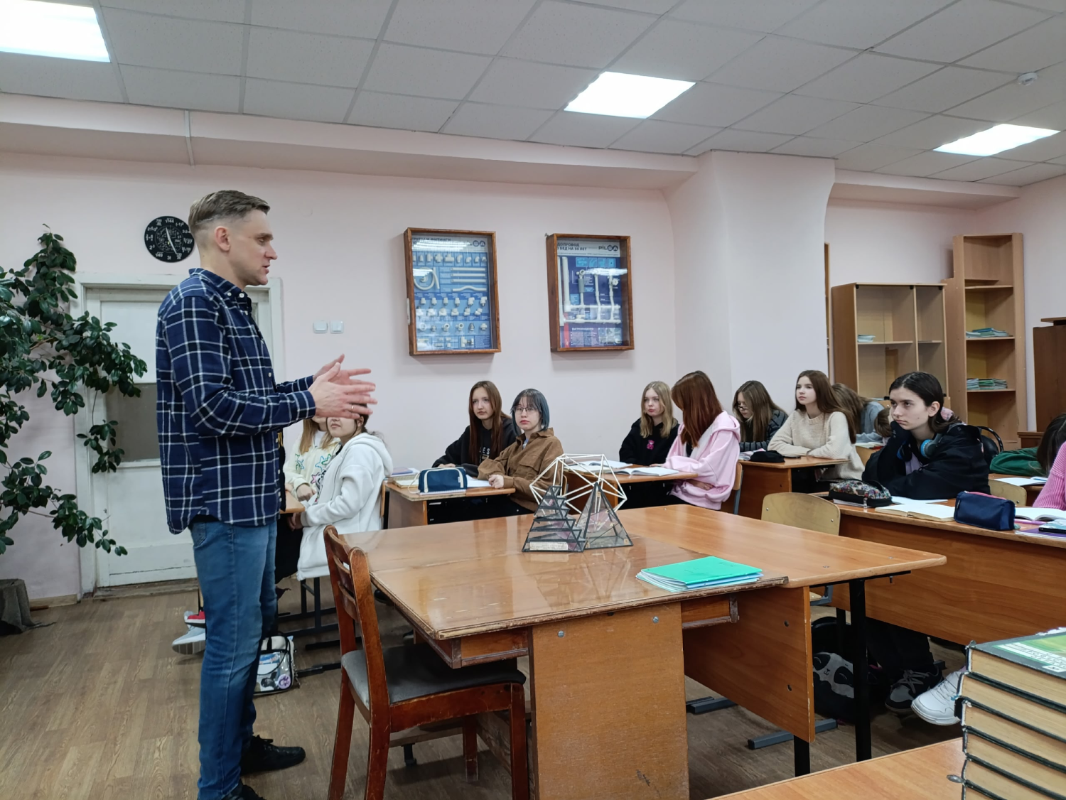 Дом народного творчества провел информационный час «Пушкинская карта. Правила получения и пользования» Дом народного творчества провел информационный час «Пушкинская карта. Правила получения и пользования»