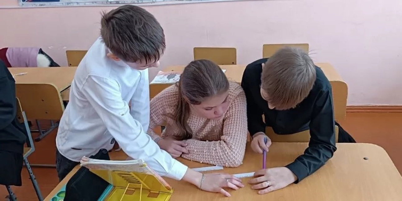 На основе сказочных произведений школьники Кузнецкого района разобрали серьезную проблему