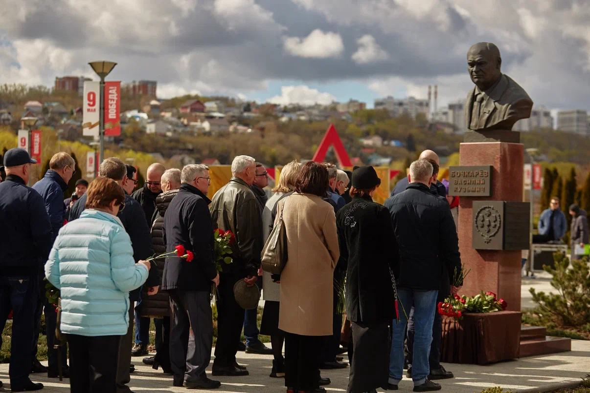 В Пензе почтили память первого Губернатора Василия Кузьмича Бочкарёва В Пензе почтили память первого Губернатора Василия Кузьмича Бочкарёва