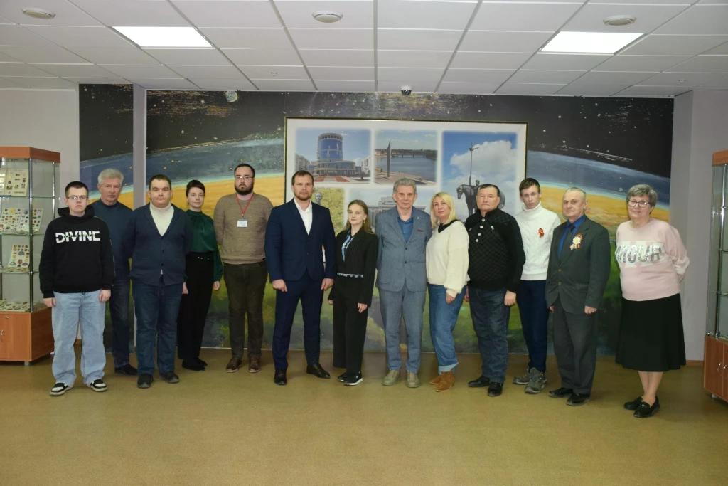 В библиотеке им. М.Ю. Лермонтова состоялось заседание клуба «Краевед» В библиотеке им. М.Ю. Лермонтова состоялось заседание клуба «Краевед»