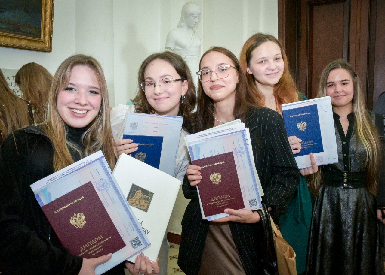 Пензенское художественное училище им. К. А. Савицкого выпустило новых мастеров искусства Пензенское художественное училище им. К. А. Савицкого выпустило новых мастеров искусства