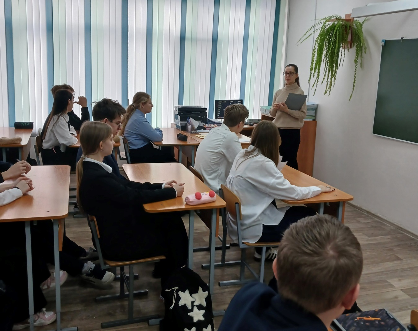 В библиотеке для детей и юношества продолжается работа по антикоррупционному воспитанию молодежи