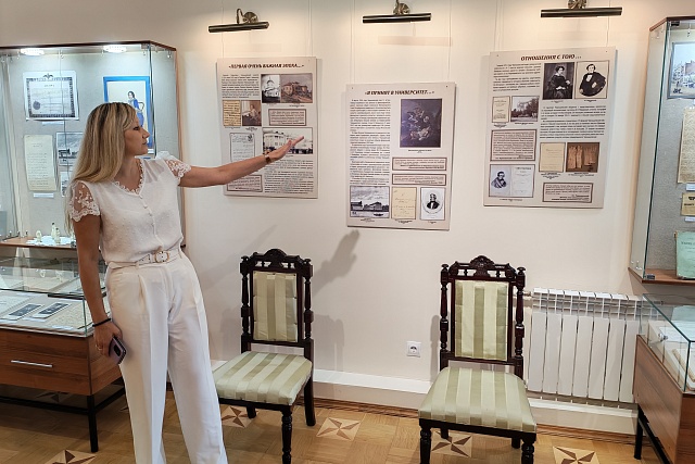 В Культурном центре «Белинский» открылась выставка «Жизнь, принадлежащая истории»