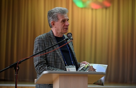 Владимир Первушкин выступил на конференции в Великих Луках