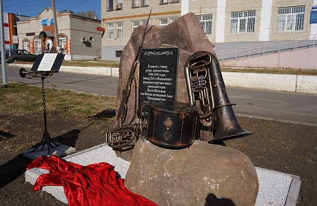В Мокшане торжественно открыли арт-объект «Мокшанский полк на сопках Маньчжурии»