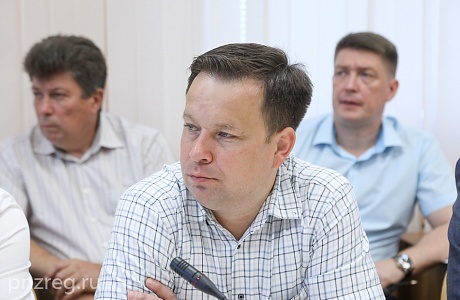 Министр Сергей Бычков доложил врио губернатора об увеличении участников проекта "Пушкинская карта" Министр Сергей Бычков доложил врио губернатора об увеличении участников проекта "Пушкинская карта"