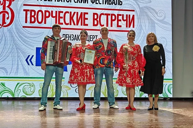 Ансамбль «Горница» выступил в Иссе в рамках проекта «Творческие встречи»