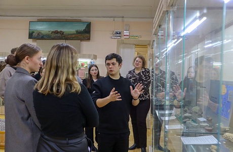 Студенты познакомились с азами выставочной работы в краеведческом музее по «Пушкинской карте» Студенты познакомились с азами выставочной работы в краеведческом музее по «Пушкинской карте»