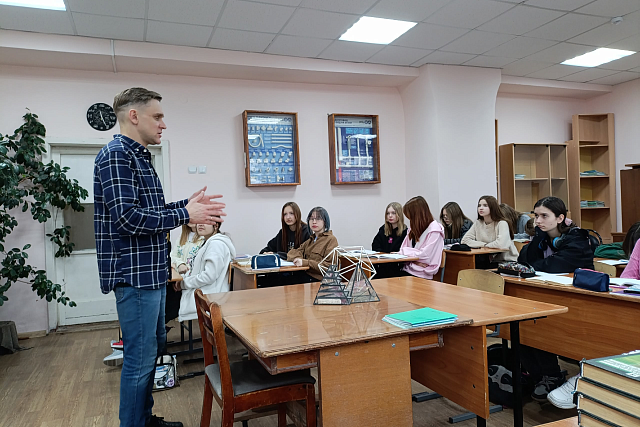 Дом народного творчества провел информационный час «Пушкинская карта. Правила получения и пользования» Дом народного творчества провел информационный час «Пушкинская карта. Правила получения и пользования»