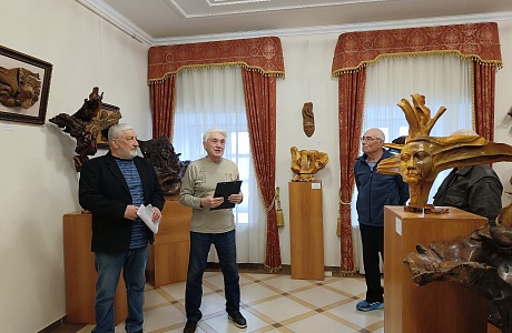 В Губернаторском доме открылась выставка «Мир корнепластики» В Губернаторском доме открылась выставка «Мир корнепластики»