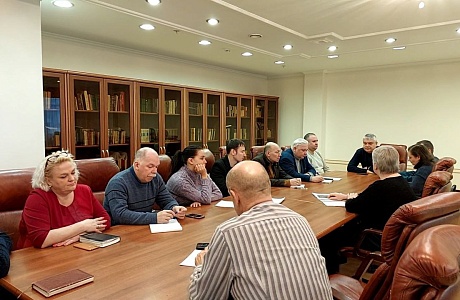 Сотрудники драмтеатра изучили разницу между подарком и взяткой Сотрудники драмтеатра изучили разницу между подарком и взяткой