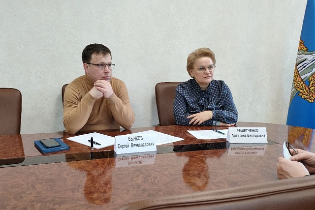 Министр культуры и туризма Сергей Бычков провел прием граждан в Наровчатском районе Министр культуры и туризма Сергей Бычков провел прием граждан в Наровчатском районе