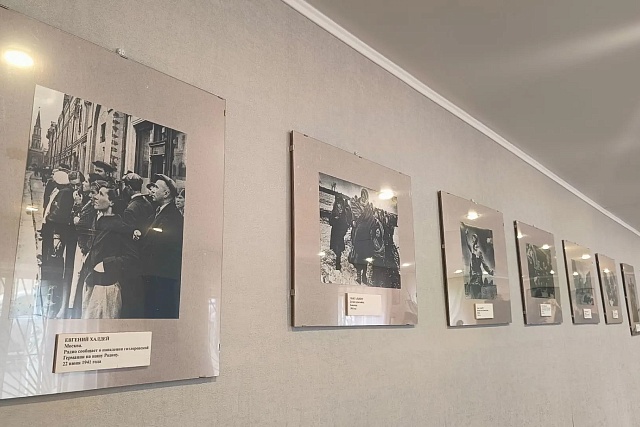 Фотовыставку «Летопись Великой Победы» в Нижнем Ломове за два месяца посетили почти 600 человек Фотовыставку «Летопись Великой Победы» в Нижнем Ломове за два месяца посетили почти 600 человек