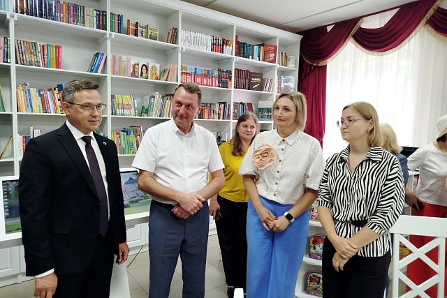 В селе Лермонтово открылась первая в рамках нацпроекта «Семья» модельная библиотека В селе Лермонтово открылась первая в рамках нацпроекта «Семья» модельная библиотека