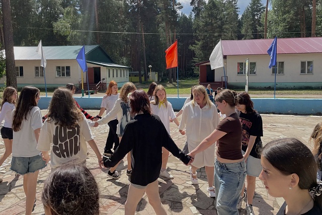 В Единый день фольклора специалисты Дома народного творчества провели программу для ребят из лагеря В Единый день фольклора специалисты Дома народного творчества провели программу для ребят из лагеря