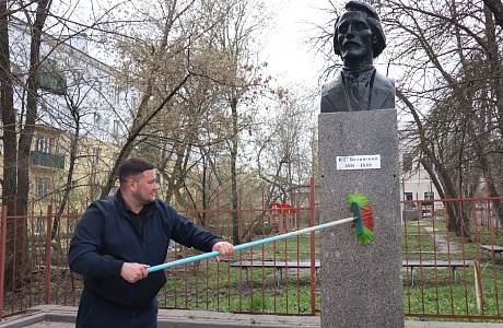 Сотрудники Объединения литературно-мемориальных музеев присоединились к акции «Всероссийский день заботы о памятниках истории и культуры»