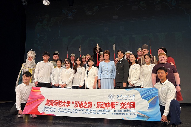 Театр «Кириллица» представил «Сказки Пушкина» на китайском языке